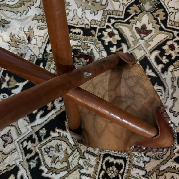 Leather Folding ‘Horse Saddle Style’ 3 Leg Stool - Picture 7 of 9